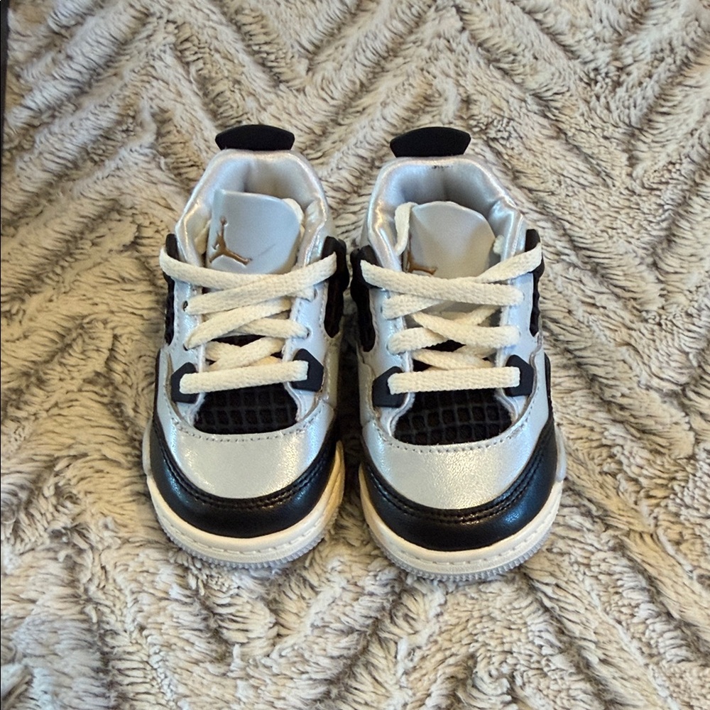 Toddler Nike Jordan 4s : White and  Metallic Blue